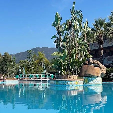 Seafront In アパート